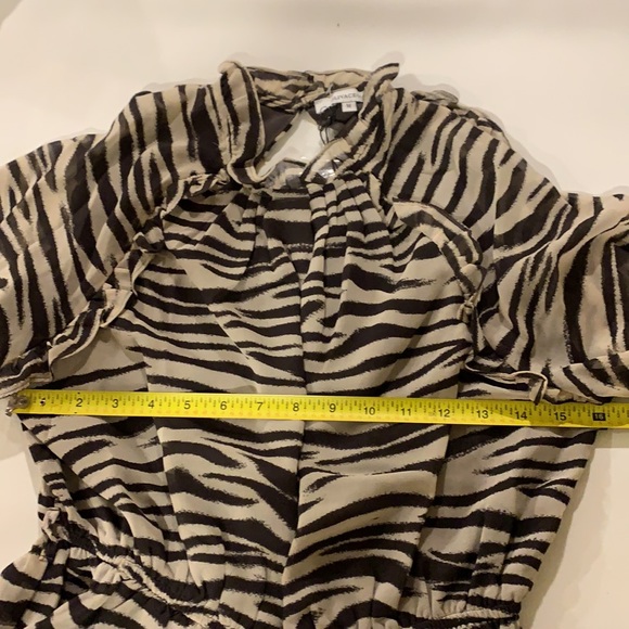 Zebra Romper Medium - Picture 15 of 16